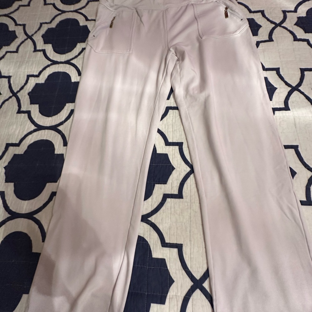 Onque Woman White Straight Leg Pants Lightweight Relaxed Fit